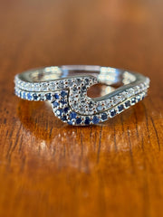 Sapphire & Aquamarine Wave Ring – Stacking Ocean-Inspired Jewelry